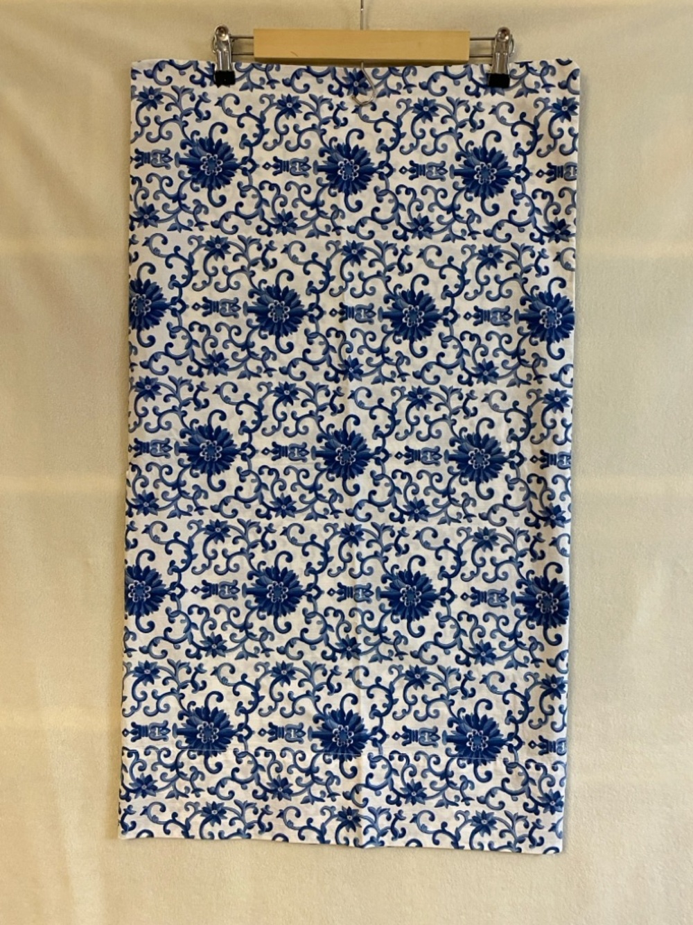 Set of 2 Lauren Ralph Lauren blue white porcelain rosette standard pillow cases - Picture 5 of 9